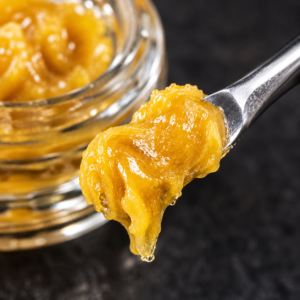 Textur von erstklassigem THC Wax aus schonender Extraktion