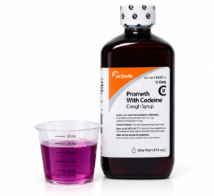 Promethazin Saft kaufen Flasche mit Dosierbecher